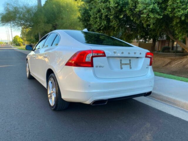 Белый Вольво С60, объемом двигателя 2 л и пробегом 80 тыс. км за 7500 $, фото 4 на Automoto.ua