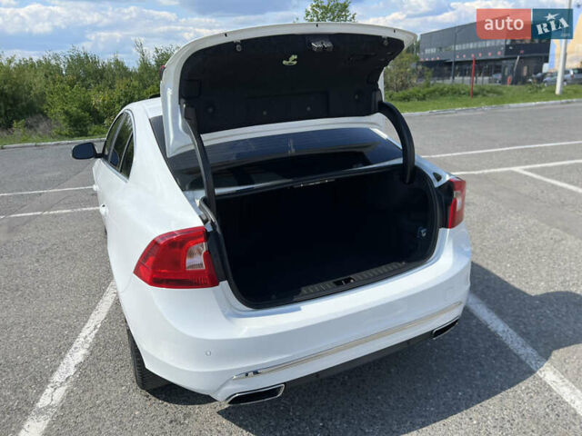 Белый Вольво С60, объемом двигателя 1.97 л и пробегом 137 тыс. км за 14200 $, фото 29 на Automoto.ua
