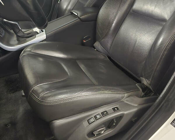 Білий Вольво С60, об'ємом двигуна 1.56 л та пробігом 226 тис. км за 14500 $, фото 31 на Automoto.ua