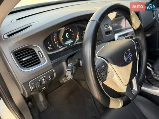 Білий Вольво С60, об'ємом двигуна 1.56 л та пробігом 161 тис. км за 12999 $, фото 24 на Automoto.ua