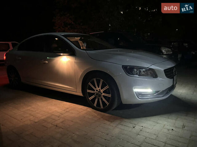 Белый Вольво С60, объемом двигателя 1.97 л и пробегом 137 тыс. км за 14200 $, фото 45 на Automoto.ua