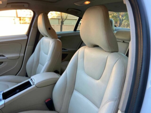 Белый Вольво С60, объемом двигателя 2 л и пробегом 80 тыс. км за 7500 $, фото 13 на Automoto.ua