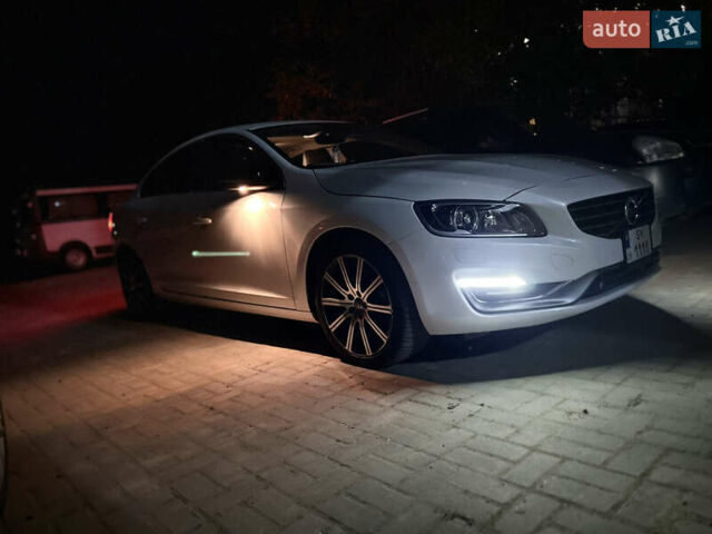 Белый Вольво С60, объемом двигателя 1.97 л и пробегом 137 тыс. км за 14200 $, фото 51 на Automoto.ua