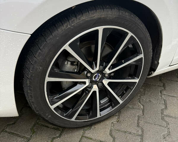 Белый Вольво С60, объемом двигателя 2 л и пробегом 211 тыс. км за 12100 $, фото 6 на Automoto.ua