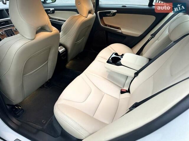 Белый Вольво С60, объемом двигателя 2 л и пробегом 156 тыс. км за 14500 $, фото 14 на Automoto.ua