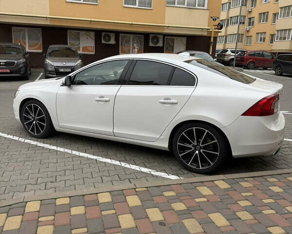 Белый Вольво С60, объемом двигателя 2 л и пробегом 211 тыс. км за 12100 $, фото 11 на Automoto.ua