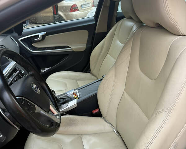 Белый Вольво С60, объемом двигателя 2 л и пробегом 211 тыс. км за 12100 $, фото 7 на Automoto.ua