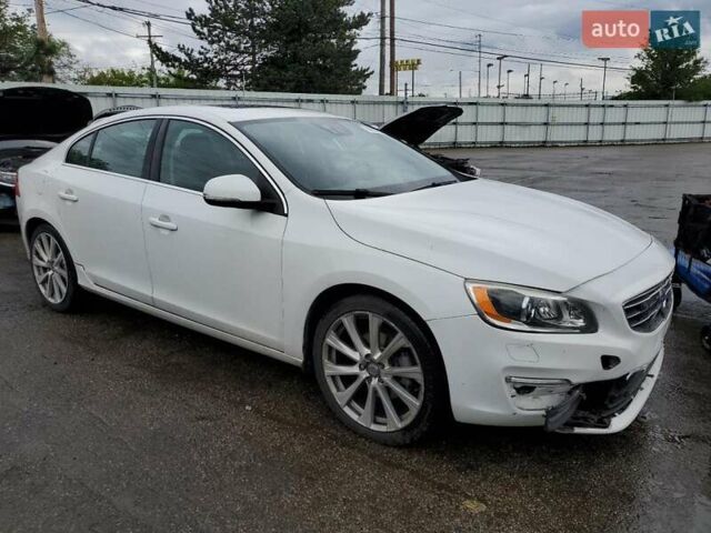 Белый Вольво С60, объемом двигателя 2 л и пробегом 109 тыс. км за 3000 $, фото 3 на Automoto.ua