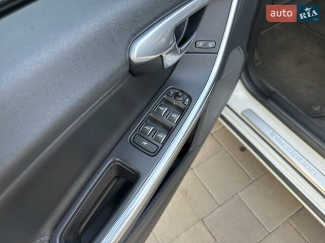 Белый Вольво С60, объемом двигателя 1.97 л и пробегом 158 тыс. км за 15500 $, фото 15 на Automoto.ua