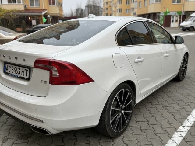 Белый Вольво С60, объемом двигателя 2 л и пробегом 211 тыс. км за 12100 $, фото 1 на Automoto.ua