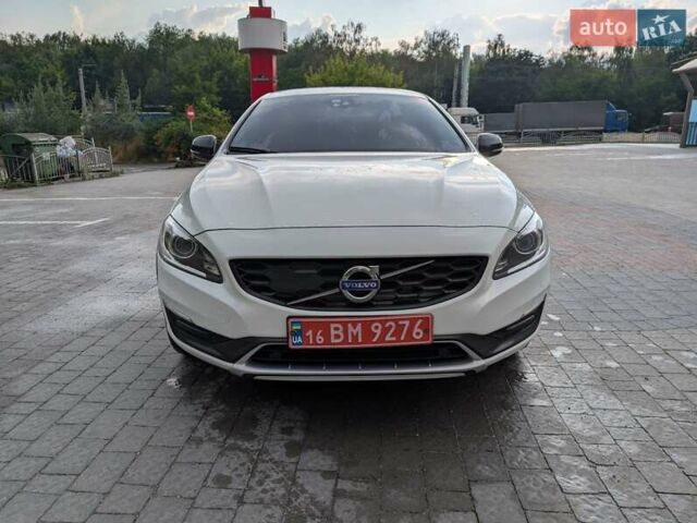 Белый Вольво С60, объемом двигателя 2.4 л и пробегом 236 тыс. км за 17100 $, фото 3 на Automoto.ua