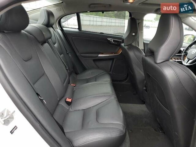 Белый Вольво С60, объемом двигателя 2 л и пробегом 109 тыс. км за 3000 $, фото 9 на Automoto.ua