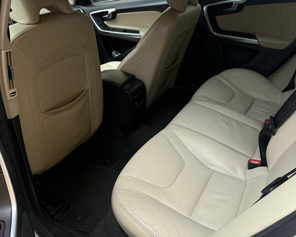 Белый Вольво С60, объемом двигателя 2 л и пробегом 211 тыс. км за 12100 $, фото 26 на Automoto.ua