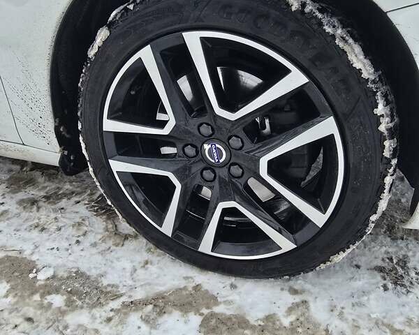 Білий Вольво С60, об'ємом двигуна 1.97 л та пробігом 115 тис. км за 14900 $, фото 18 на Automoto.ua