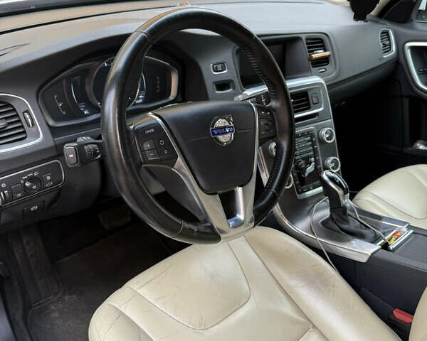 Белый Вольво С60, объемом двигателя 2 л и пробегом 211 тыс. км за 12100 $, фото 17 на Automoto.ua