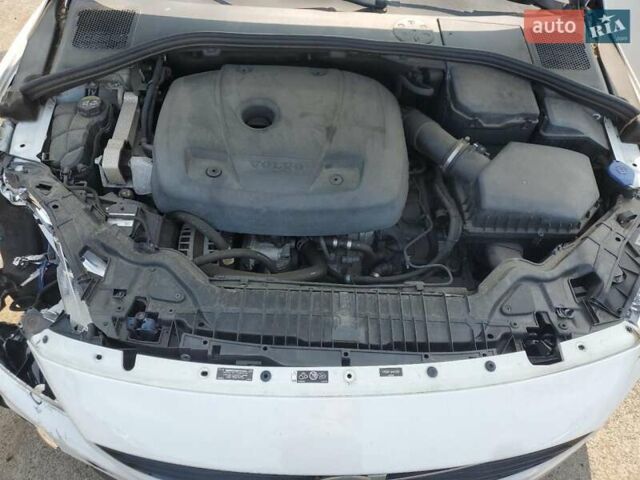 Белый Вольво С60, объемом двигателя 2 л и пробегом 56 тыс. км за 3000 $, фото 10 на Automoto.ua