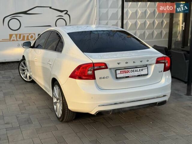 Белый Вольво С60, объемом двигателя 1.97 л и пробегом 158 тыс. км за 15500 $, фото 1 на Automoto.ua