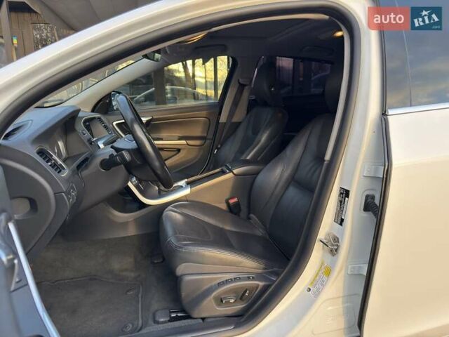 Белый Вольво С60, объемом двигателя 1.97 л и пробегом 158 тыс. км за 15500 $, фото 16 на Automoto.ua