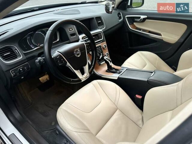 Белый Вольво С60, объемом двигателя 2 л и пробегом 156 тыс. км за 14500 $, фото 11 на Automoto.ua