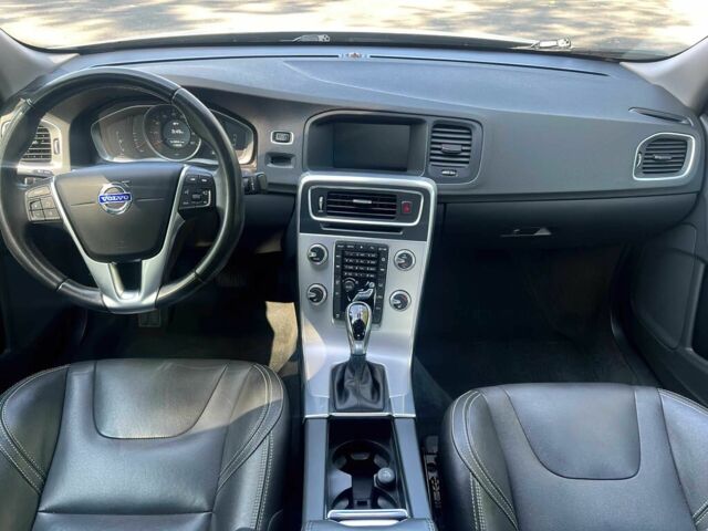 Білий Вольво С60, об'ємом двигуна 2 л та пробігом 95 тис. км за 2200 $, фото 11 на Automoto.ua