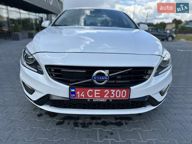 Белый Вольво С60, объемом двигателя 2 л и пробегом 237 тыс. км за 12700 $, фото 3 на Automoto.ua