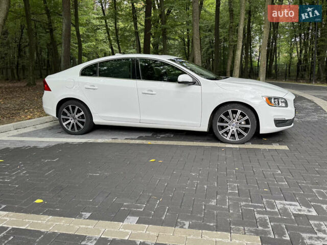 Белый Вольво С60, объемом двигателя 1.97 л и пробегом 150 тыс. км за 15500 $, фото 6 на Automoto.ua