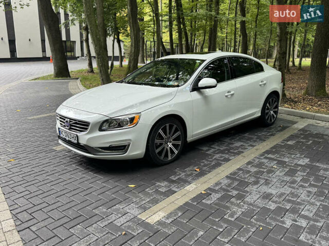 Белый Вольво С60, объемом двигателя 1.97 л и пробегом 150 тыс. км за 15500 $, фото 3 на Automoto.ua