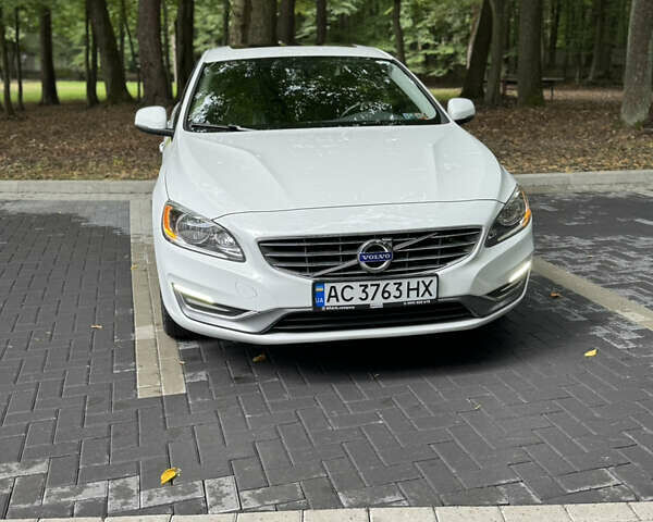Белый Вольво С60, объемом двигателя 1.97 л и пробегом 150 тыс. км за 15500 $, фото 16 на Automoto.ua