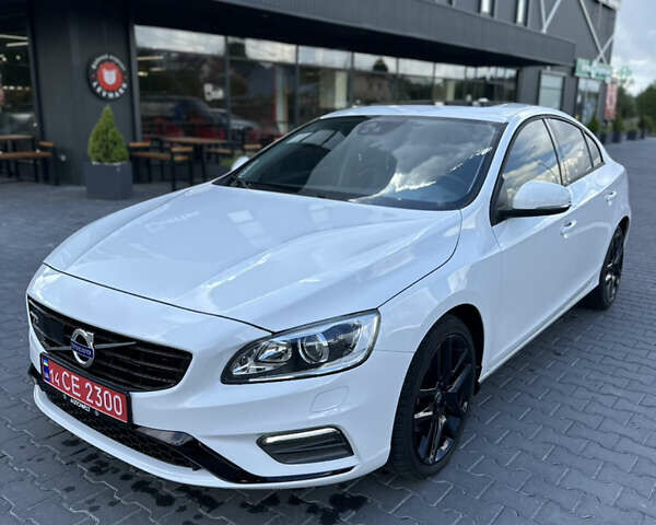 Белый Вольво С60, объемом двигателя 2 л и пробегом 237 тыс. км за 12700 $, фото 1 на Automoto.ua