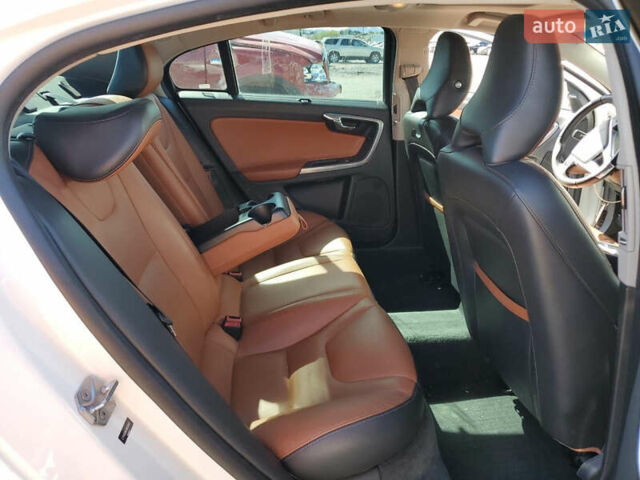 Белый Вольво С60, объемом двигателя 1.97 л и пробегом 182 тыс. км за 8500 $, фото 8 на Automoto.ua