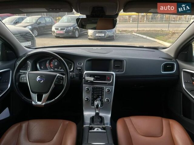 Білий Вольво С60, об'ємом двигуна 1.97 л та пробігом 73 тис. км за 15990 $, фото 12 на Automoto.ua