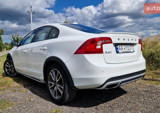 Белый Вольво С60, объемом двигателя 1.97 л и пробегом 51 тыс. км за 24000 $, фото 3 на Automoto.ua