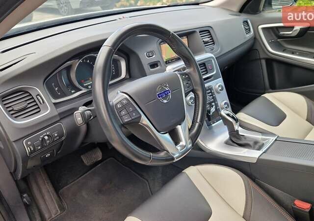 Белый Вольво С60, объемом двигателя 1.97 л и пробегом 51 тыс. км за 24000 $, фото 8 на Automoto.ua