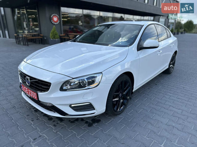Белый Вольво С60, объемом двигателя 2 л и пробегом 237 тыс. км за 12100 $, фото 1 на Automoto.ua