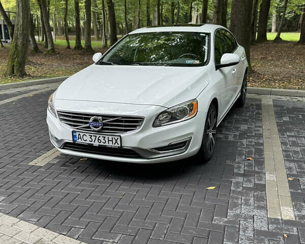 Белый Вольво С60, объемом двигателя 1.97 л и пробегом 150 тыс. км за 15500 $, фото 4 на Automoto.ua