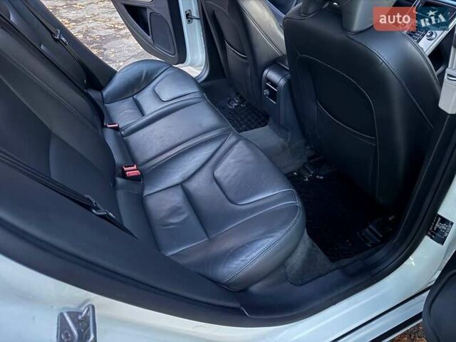 Белый Вольво С60, объемом двигателя 2 л и пробегом 180 тыс. км за 16999 $, фото 27 на Automoto.ua