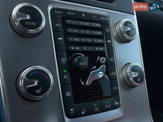 Білий Вольво С60, об'ємом двигуна 1.97 л та пробігом 73 тис. км за 15990 $, фото 26 на Automoto.ua