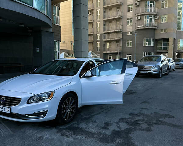 Белый Вольво С60, объемом двигателя 1.97 л и пробегом 140 тыс. км за 16000 $, фото 39 на Automoto.ua