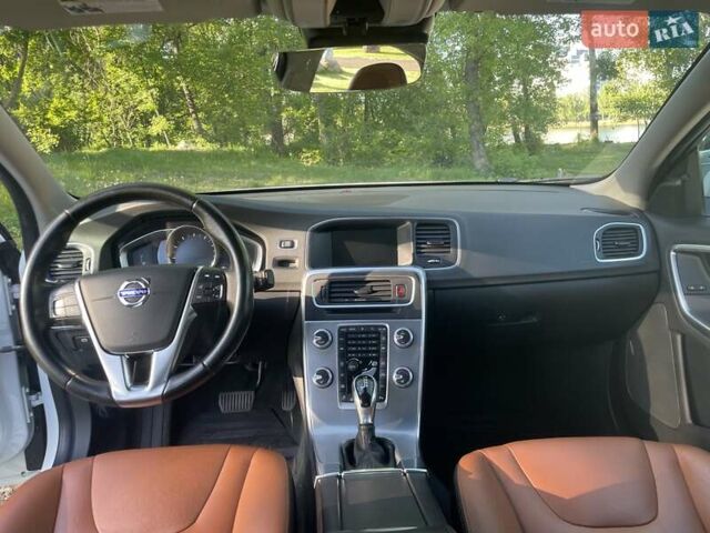 Білий Вольво С60, об'ємом двигуна 1.97 л та пробігом 77 тис. км за 15300 $, фото 12 на Automoto.ua