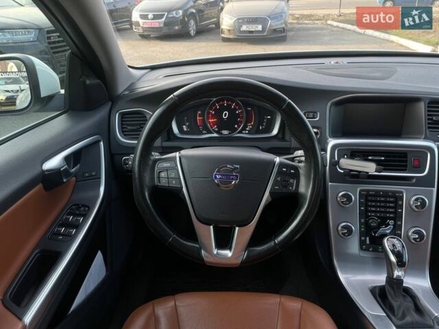 Білий Вольво С60, об'ємом двигуна 1.97 л та пробігом 73 тис. км за 15990 $, фото 13 на Automoto.ua