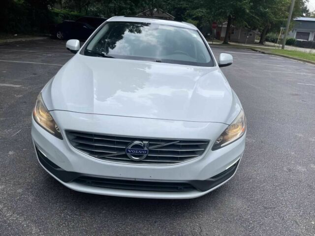 Белый Вольво С60, объемом двигателя 2 л и пробегом 31 тыс. км за 10200 $, фото 1 на Automoto.ua