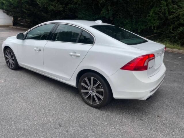 Белый Вольво С60, объемом двигателя 2 л и пробегом 39 тыс. км за 1250 $, фото 3 на Automoto.ua