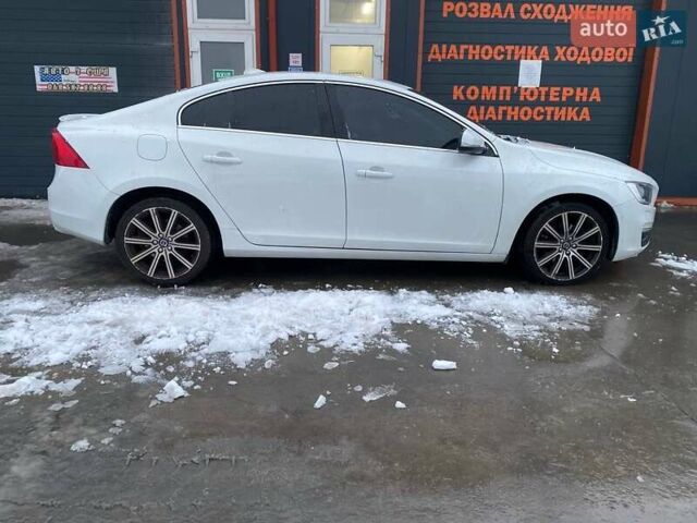 Белый Вольво С60, объемом двигателя 2 л и пробегом 125 тыс. км за 12900 $, фото 6 на Automoto.ua