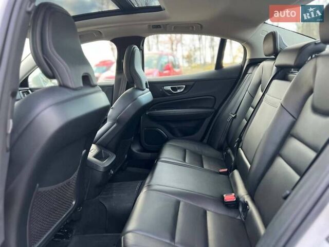 Вольво С60 2019 в Стрые на Automoto.ua Белый Вольво С60, объемом двигателя 2 л и пробегом 157 тыс. км за 19900 $, фото 19 на Automoto.ua