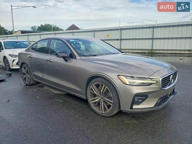 Белый Вольво С60, объемом двигателя 1.97 л и пробегом 92 тыс. км за 7500 $, фото 3 на Automoto.ua