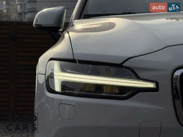 Белый Вольво С60, объемом двигателя 1.97 л и пробегом 98 тыс. км за 28000 $, фото 8 на Automoto.ua