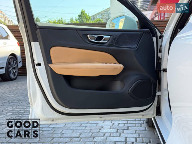 Белый Вольво С60, объемом двигателя 1.97 л и пробегом 90 тыс. км за 30000 $, фото 16 на Automoto.ua