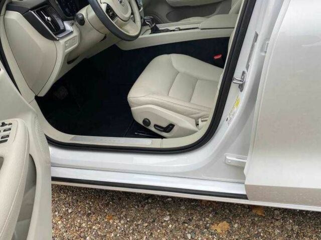 Белый Вольво С60, объемом двигателя 2 л и пробегом 46 тыс. км за 14300 $, фото 12 на Automoto.ua