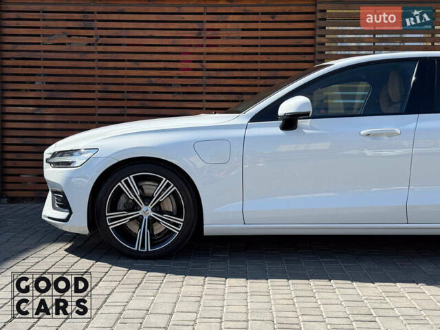 Белый Вольво С60, объемом двигателя 1.97 л и пробегом 90 тыс. км за 30000 $, фото 9 на Automoto.ua