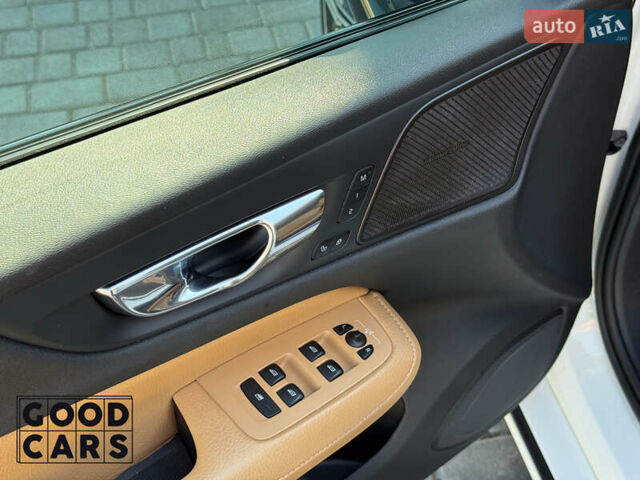 Белый Вольво С60, объемом двигателя 1.97 л и пробегом 90 тыс. км за 30000 $, фото 17 на Automoto.ua